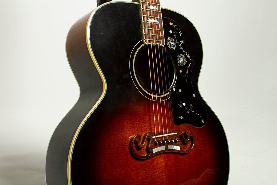 Gibson J-200 VS Jumbo