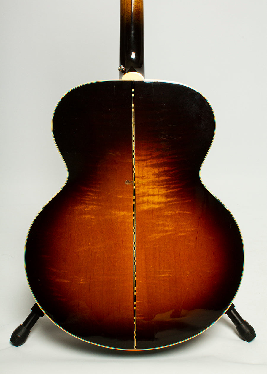 Gibson J-200 VS Jumbo