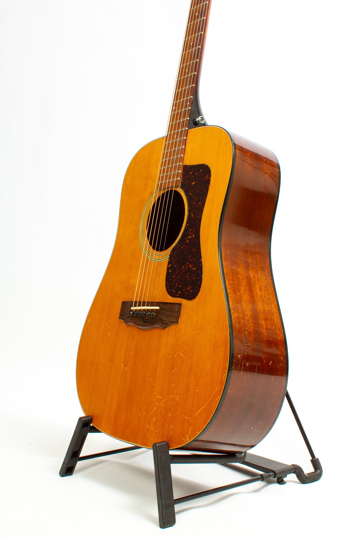 1975 Guild D35 – Acoustic Guitar